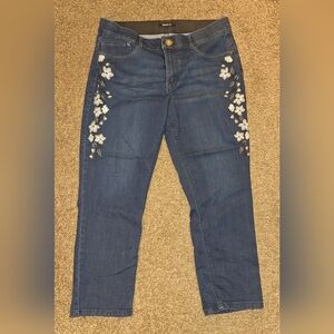 Relativity Brand Women's Blue Jeans with Floral Embroidery